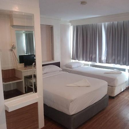 Royal Garden Home Hotel Bangkok Exterior foto