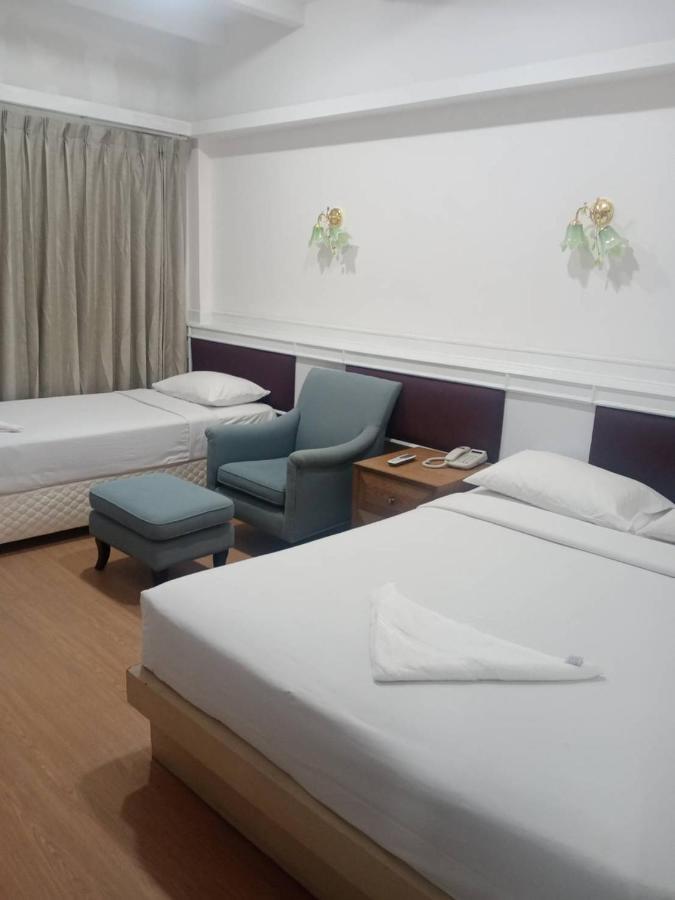 Royal Garden Home Hotel Bangkok Exterior foto